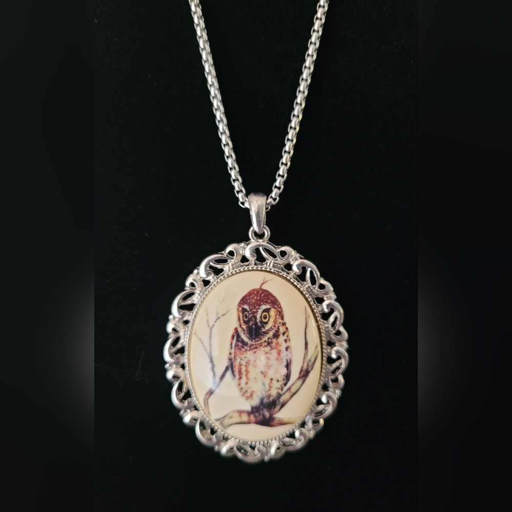 Vintage Silver Pendant Necklace with Owl Design - Picture 2 of 2